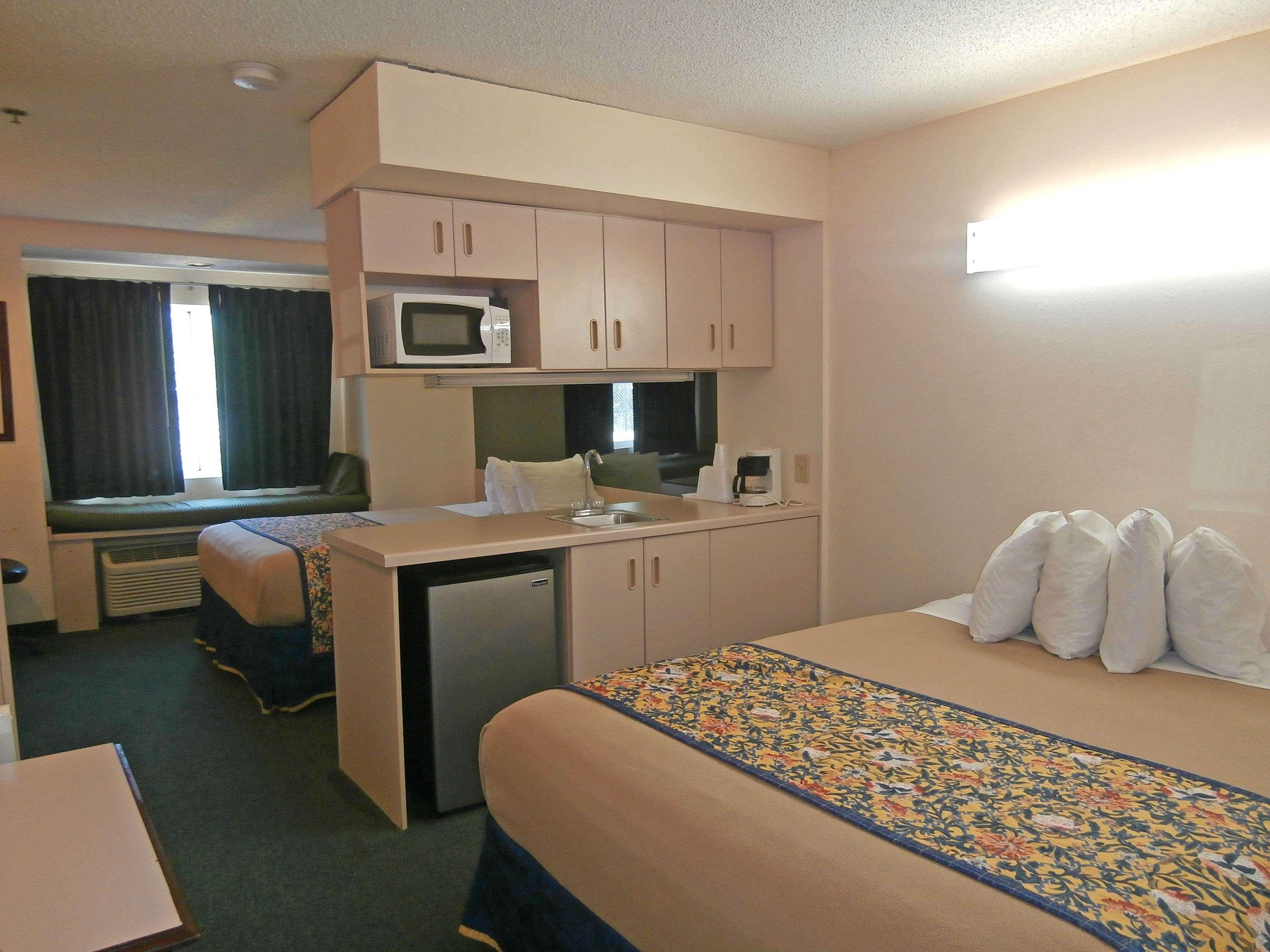 America'S Best Value Inn & Suites-Mcdonough Exterior foto