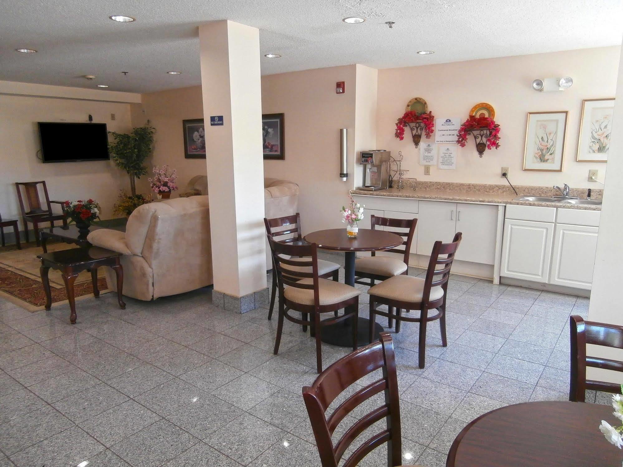 America'S Best Value Inn & Suites-Mcdonough Exterior foto